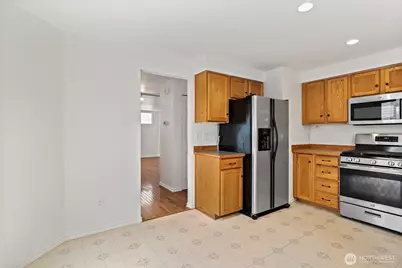 12042 31st Avenue NE, Seattle, WA 98125 - Photo 3