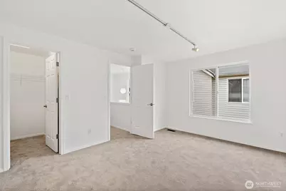 12042 31st Avenue NE, Seattle, WA 98125 - Photo 17