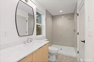 10744 Interlake Ave N, Seattle, WA 98133 - Photo 13