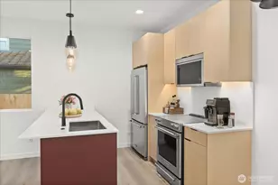 10744 Interlake Ave N, Seattle, WA 98133 - Photo 3