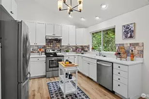 15041 SE Fairwood Blvd, Renton, WA 98058 - Photo 9