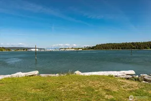 651 SE Bayshore Dr, Oak Harbor, WA 98277 - Photo 31