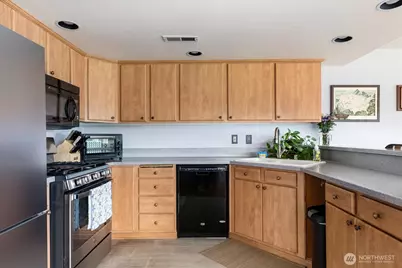 651 SE Bayshore Drive #C102, Oak Harbor, WA 98277 - Photo 13
