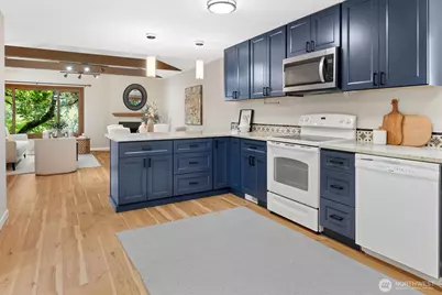 12026 40th Avenue NE, Seattle, WA 98125 - Photo 9