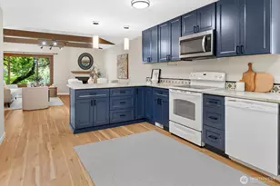 12026 40th Ave NE, Seattle, WA 98125 - Photo 9