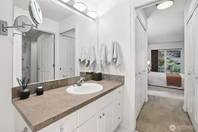 215 20th Avenue E #105, Seattle, WA 98112 - Photo 25