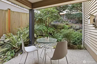 215 20th Avenue E #105, Seattle, WA 98112 - Photo 27