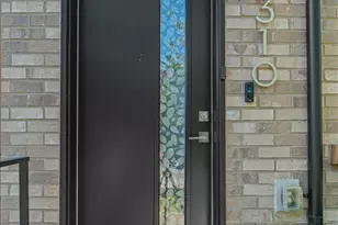 2310 W Newton St, Seattle, WA 98199 - Photo 3