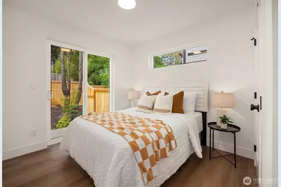 1502 N 100th Street, Seattle, WA 98133 - Photo 9