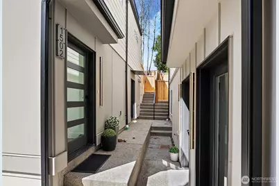 1502 N 100th Street, Seattle, WA 98133 - Photo 1