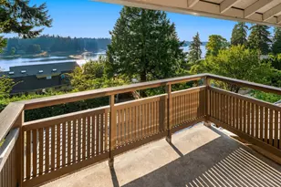 15539 Washington Ave NE, Bainbridge Island, WA 98110 - Photo 23