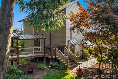 15539 Washington Avenue NE, Bainbridge Island, WA 98110 - Photo 1