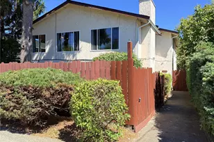 8848 Interlake Ave N, Seattle, WA 98103 - Photo 3