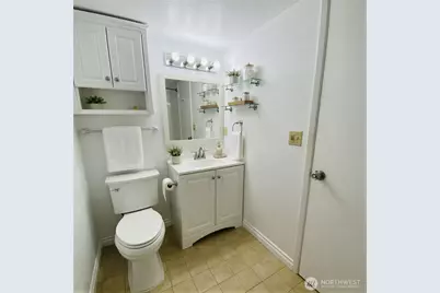 8848 Interlake Avenue N, Seattle, WA 98103 - Photo 11