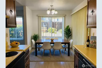 8848 Interlake Avenue N, Seattle, WA 98103 - Photo 5