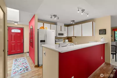 1111 S 249th Place, Des Moines, WA 98198 - Photo 9