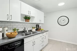 1572 NE 170th St, Shoreline, WA 98155 - Photo 11
