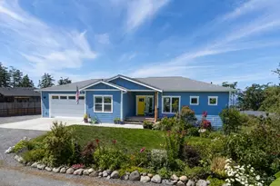 1325 Great Horned Owl Ln, Oak Harbor, WA 98277 - Photo 1