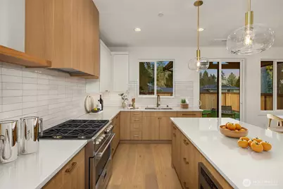 13742 NE 101st Street, Kirkland, WA 98033 - Photo 3