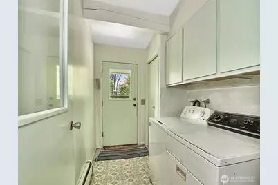 8209 144th Place SE, Newcastle, WA 98059 - Photo 35