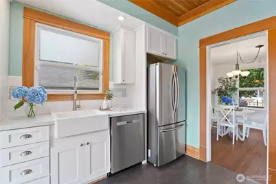 1208 S Oakes Street, Tacoma, WA 98405 - Photo 5