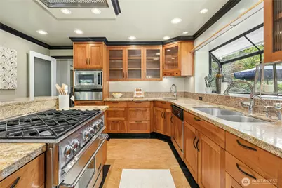 18411 40th Place NE, Lake Forest Park, WA 98155 - Photo 7