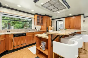 18411 40th Pl NE, Lake Forest Park, WA 98155 - Photo 9