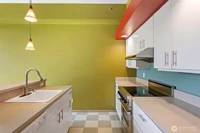 2030 Western Avenue #514, Seattle, WA 98121 - Photo 9