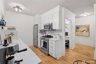 2203 Yale Ave. E., Seattle, WA 98102 - Photo 11
