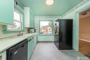1316 S Laurel St, Port Angeles, WA 98362 - Photo 5