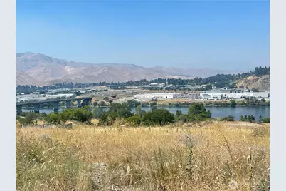 315 NW Deep River Crt, East Wenatchee, WA 98802 - Photo 3