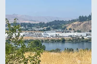 315 NW Deep River Crt, East Wenatchee, WA 98802 - Photo 1
