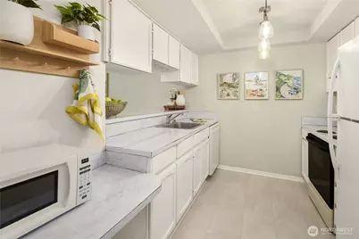 6055 35th Avenue SW #107, Seattle, WA 98126 - Photo 9