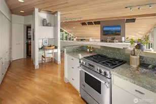 2667 44th Ave W, Seattle, WA 98199 - Photo 19