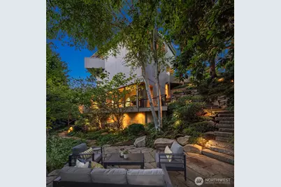2667 44th Avenue W, Seattle, WA 98199 - Photo 37