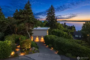 2667 44th Ave W, Seattle, WA 98199 - Photo 1