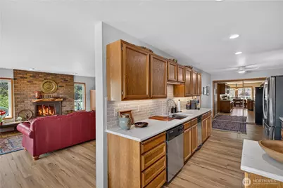 1800 Skyline Way #206, Anacortes, WA 98221 - Photo 5