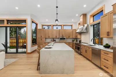 1207 145th Avenue SE, Bellevue, WA 98007 - Photo 7