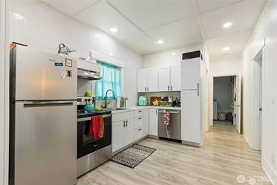 321 N 4th Street #A-D, Mount Vernon, WA 98273 - Photo 3