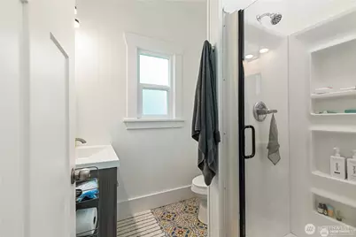 321 N 4th Street #A-D, Mount Vernon, WA 98273 - Photo 5