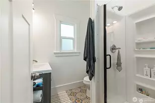 321 N 4th St, Mount Vernon, WA 98273 - Photo 5