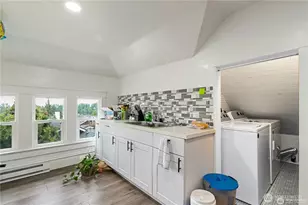 321 N 4th St, Mount Vernon, WA 98273 - Photo 9