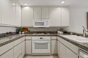 1231 5th Ave N, Seattle, WA 98109 - Photo 21