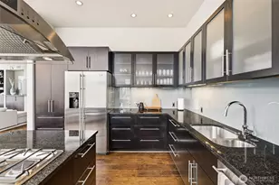 910 Lenora St, Seattle, WA 98121 - Photo 21