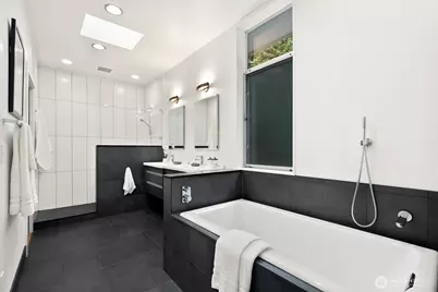 1549 Magnolia Way W, Seattle, WA 98199 - Photo 23