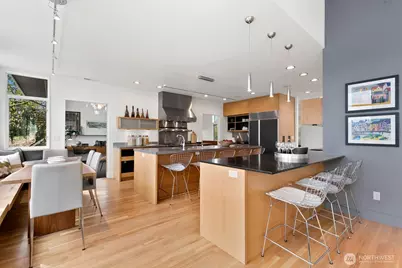 1549 Magnolia Way W, Seattle, WA 98199 - Photo 7