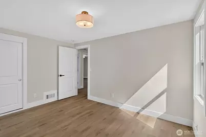 2819 Louise Avenue W, University Place, WA 98466 - Photo 29
