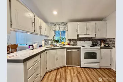 9065 Steele Creek Loop NE, Bremerton, WA 98311 - Photo 3