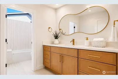 9215 22nd Avenue SW, Seattle, WA 98106 - Photo 13