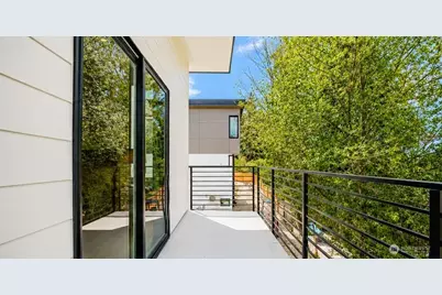 9215 22nd Avenue SW, Seattle, WA 98106 - Photo 27